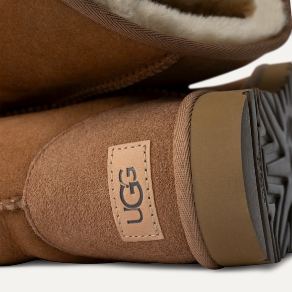 UGG Classic Short II Chestnut Women’s Boots - Picture 7 of 15